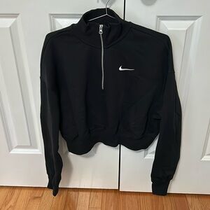 NWT Nike Cropped Oversized Black Half Zip Size M